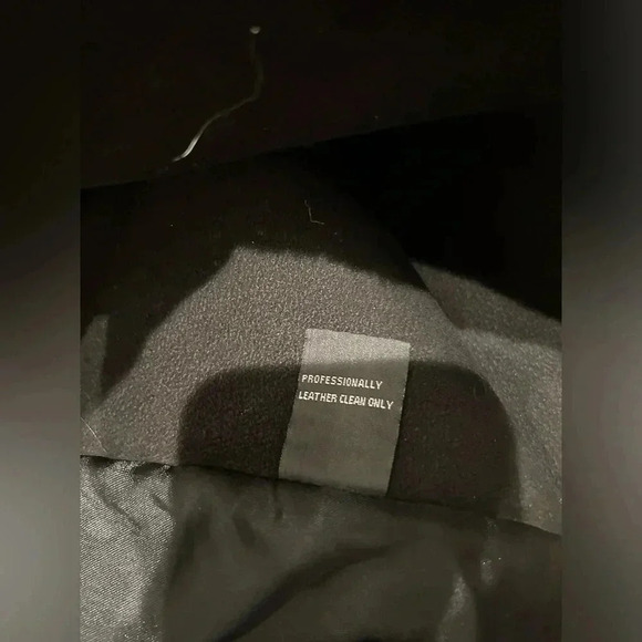 VEDA 100% Leather and Shearling Black Vest / Size Small / - Picture 8 of 10